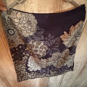 Talbots Silk blend skirt.Ladies size 12P. Beautiful navy print. EUC